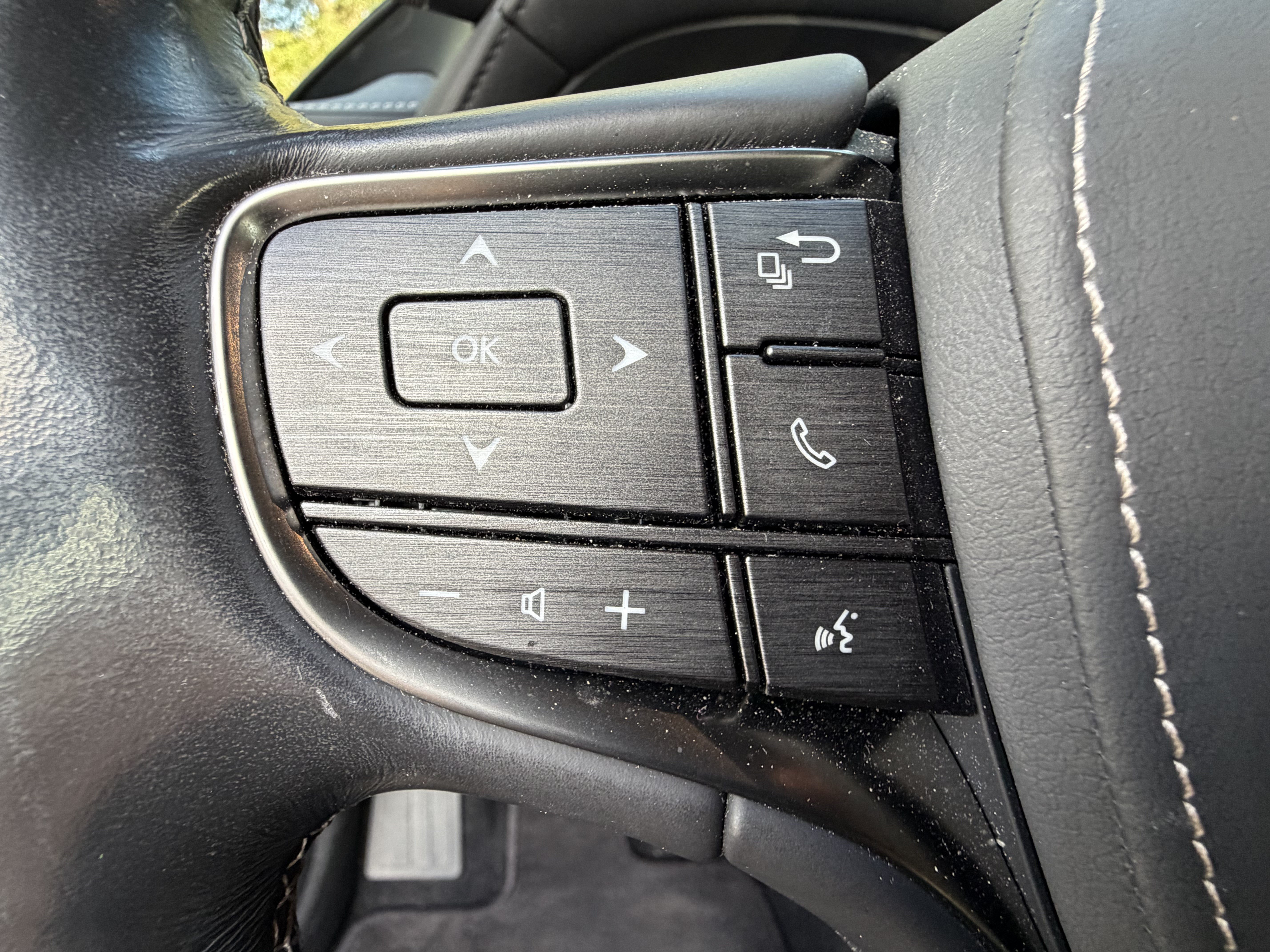 Used 2018 Lexus LS 500 w/ Interior Upgrade Package RWD image 20