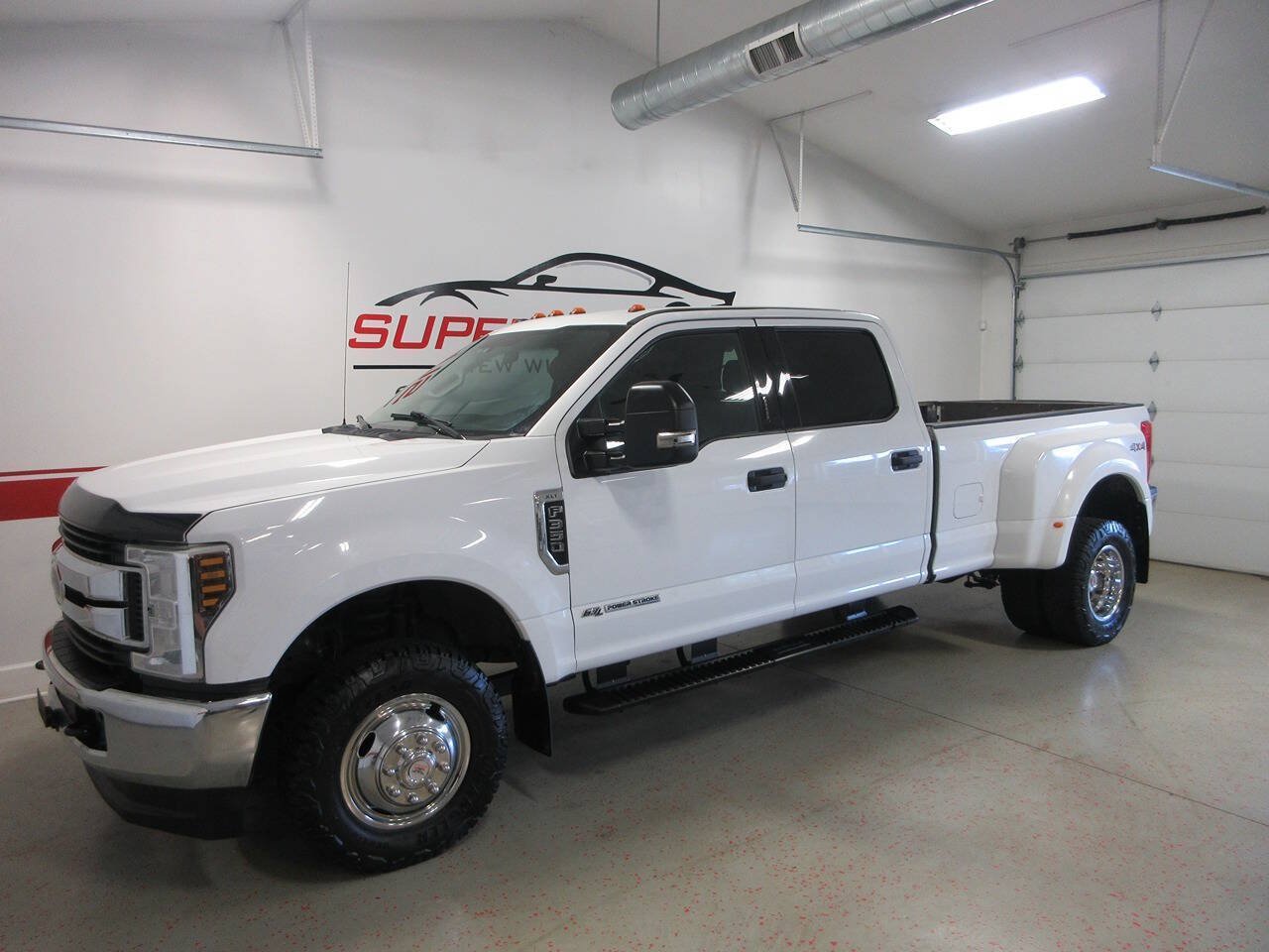 Used 2019 Ford F350 XLT AWD/4WD image 2