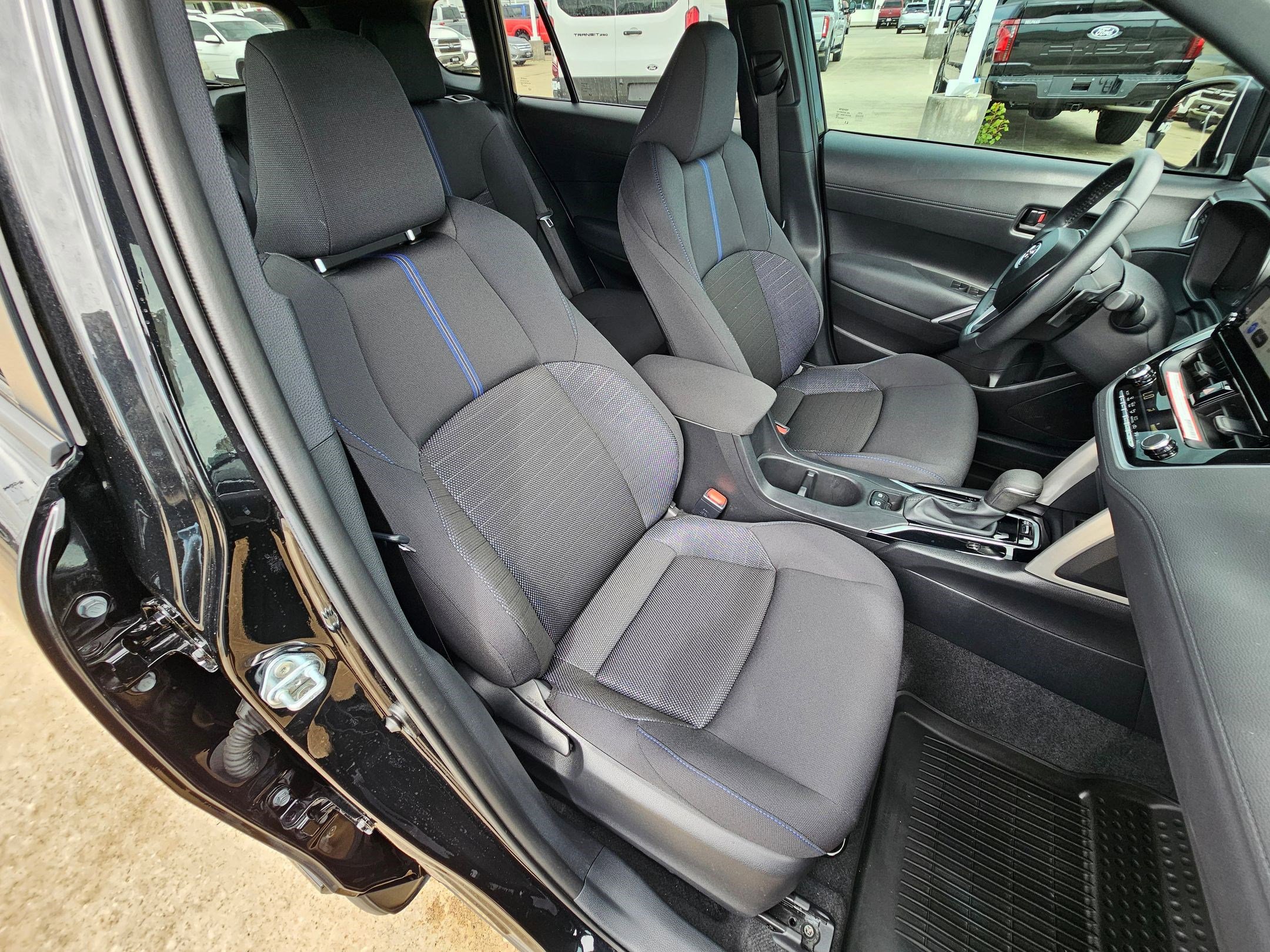 Used 2024 Toyota Corolla Cross AWD Hybrid image 31