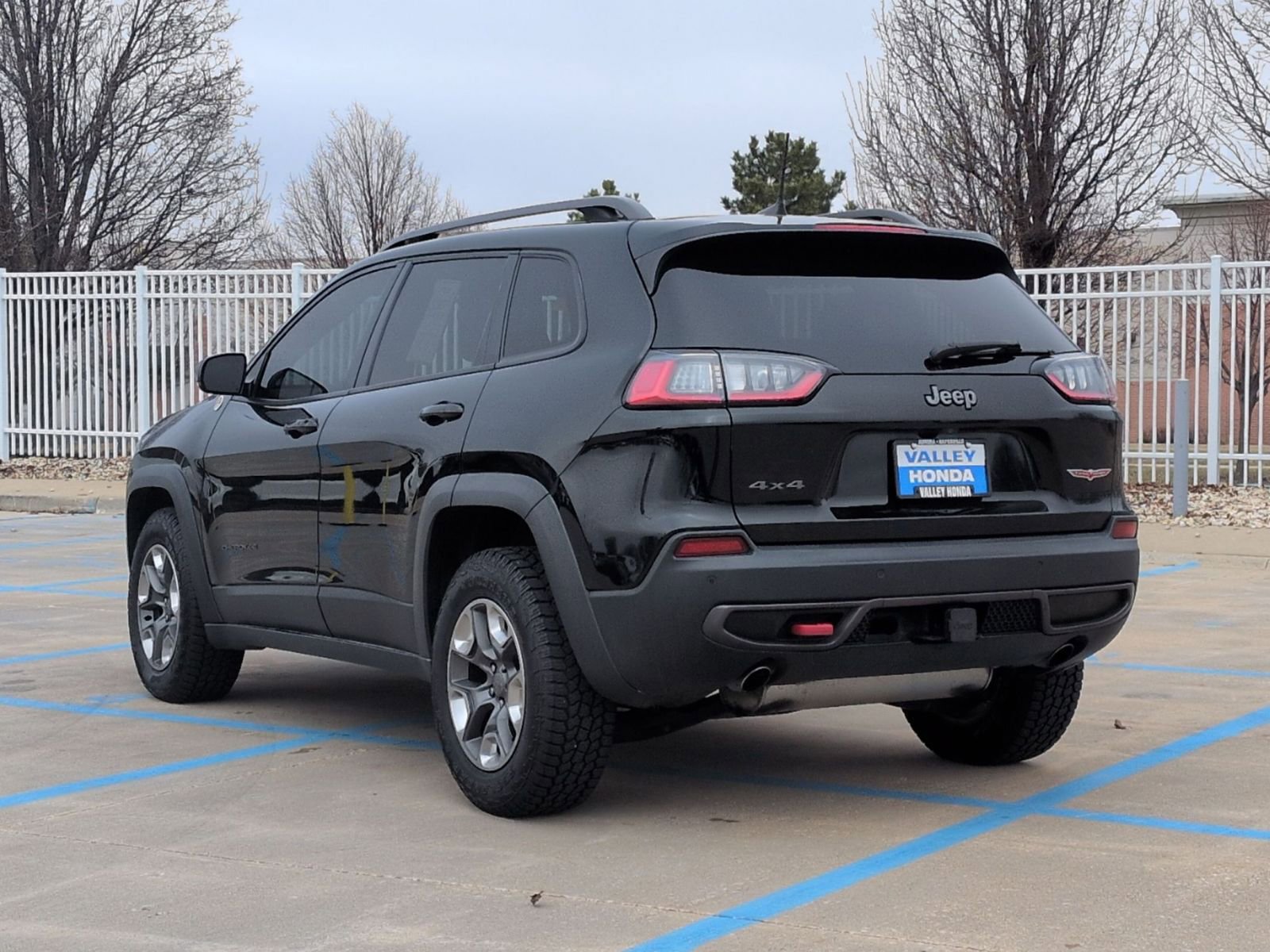 Used 2019 Jeep Cherokee Trailhawk w/ Comfort/Convenience Group image 8
