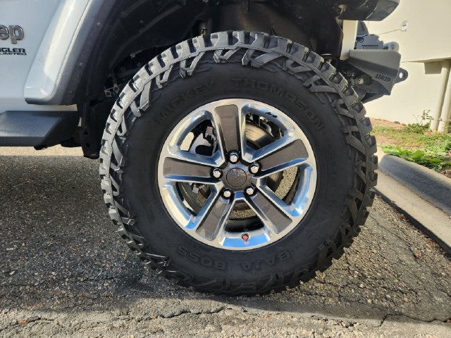 Used 2022 Jeep Wrangler Unlimited Sahara w/ Cold Weather Group AWD/4WD image 18