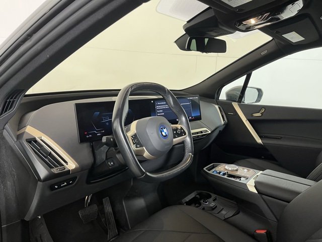 Used 2023 BMW iX xDrive50 w/ Ultimate Package 2 image 9