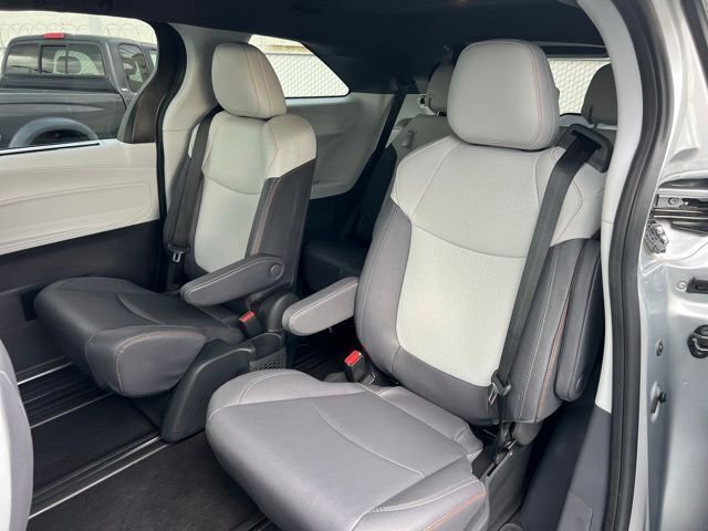 Used 2024 Toyota Sienna XSE image 15