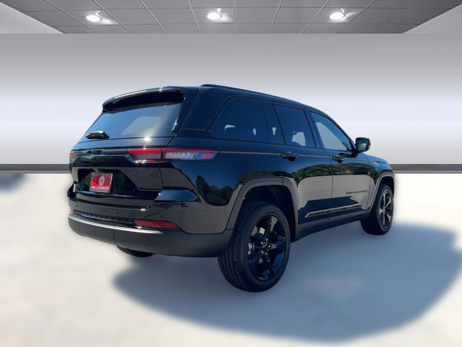 New 2025 Jeep Grand Cherokee Altitude image 9
