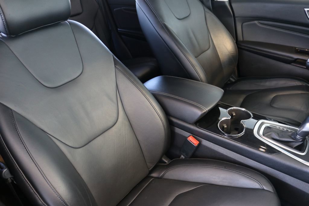Used 2017 Ford Edge Titanium image 41