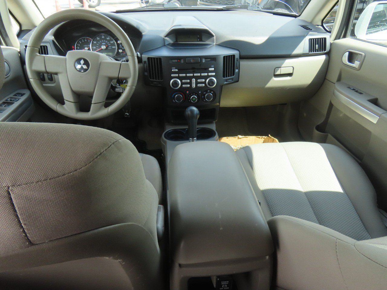 Used 2011 Mitsubishi Endeavor LS FWD image 23
