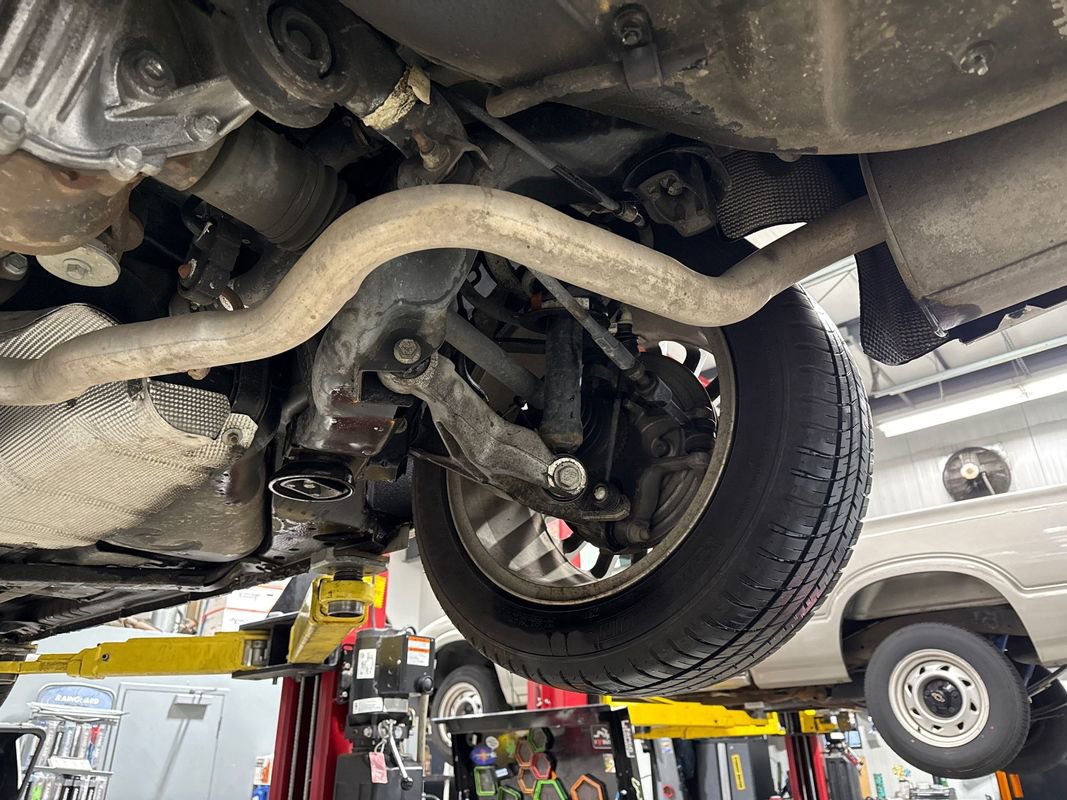 Used 2004 Ford Thunderbird image 15