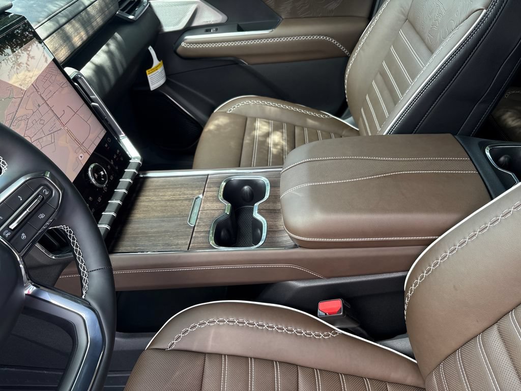 New 2026 GMC Acadia Denali Ultimate w/ LPO, Floor Liner Package AWD/4WD image 38