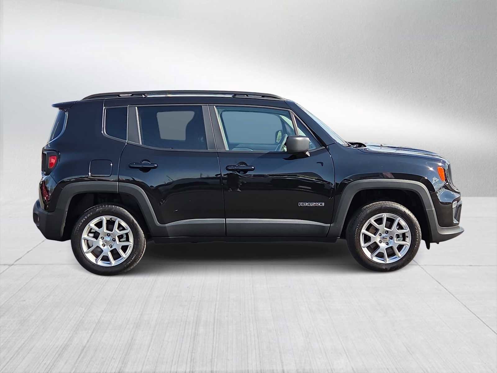Used 2022 Jeep Renegade Latitude image 9