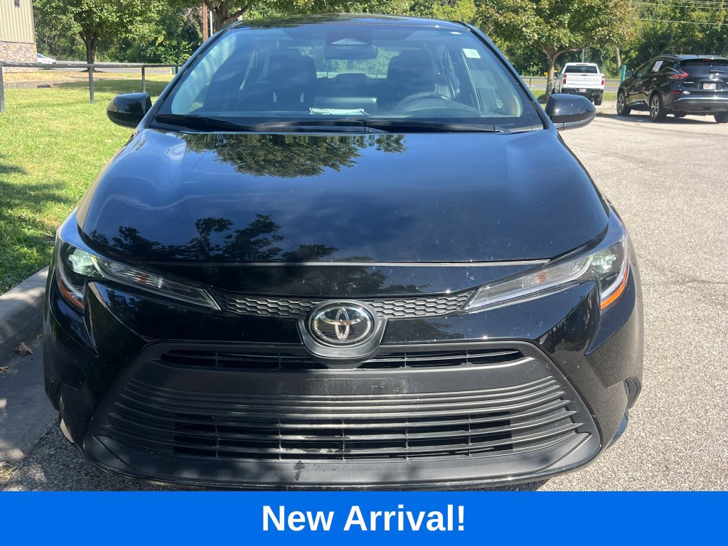 Used 2026 Toyota Corolla LE FWD image 2