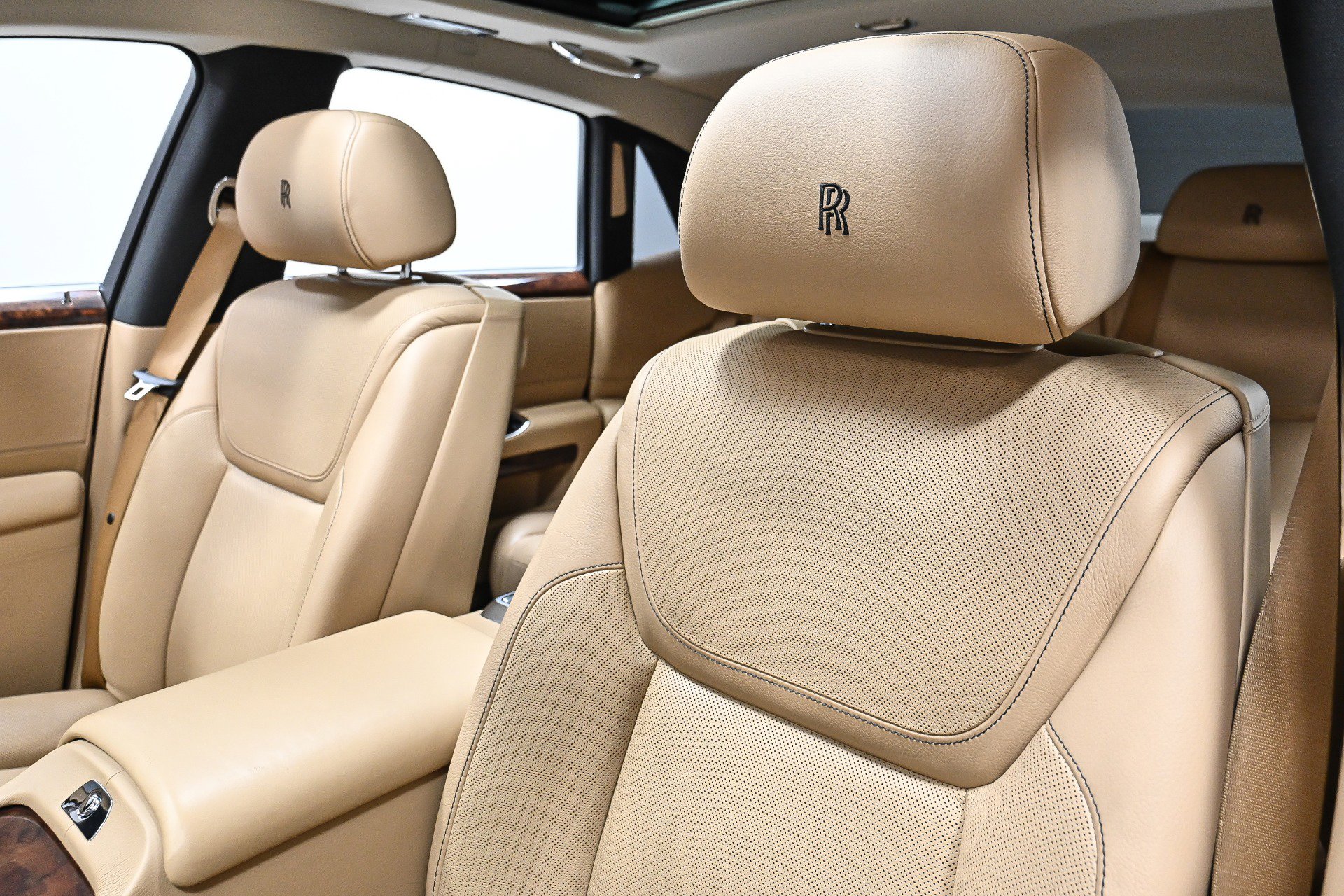 Used 2017 Rolls-Royce Ghost image 24