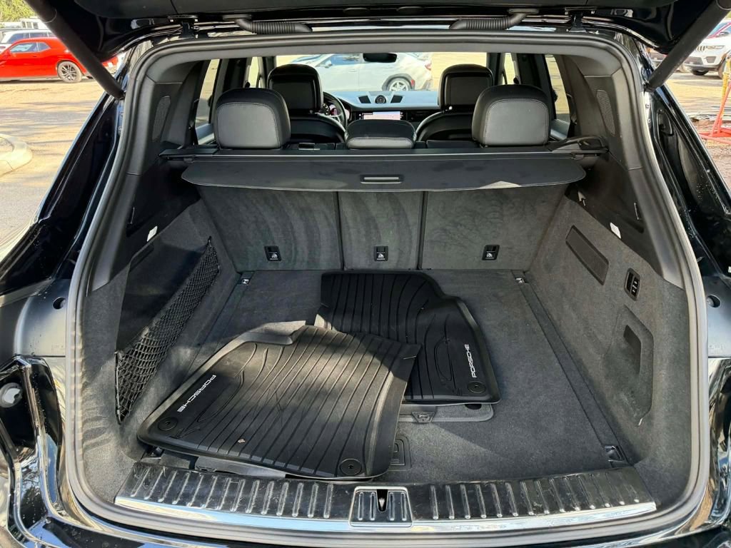 Used 2023 Porsche Cayenne S image 38
