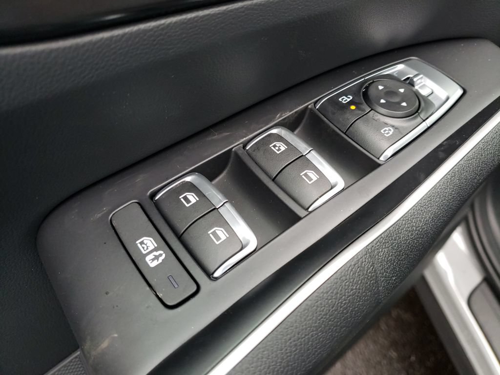 New 2026 Kia Sorento S w/ S Panoramic Sunroof Package FWD image 17