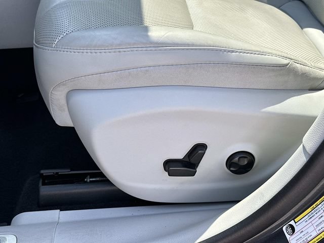 Used 2021 Jeep Cherokee Limited FWD image 19