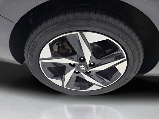 Used 2023 Hyundai Elantra SEL w/ Convenience Package FWD image 13