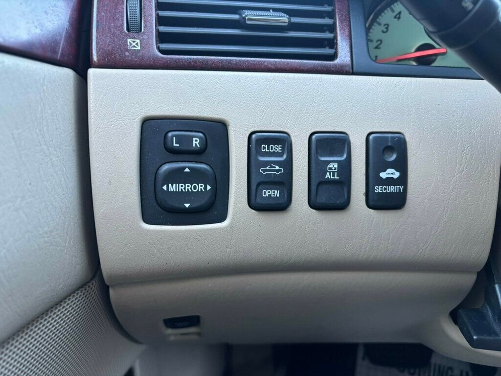 Used 2005 Toyota Solara SE image 19