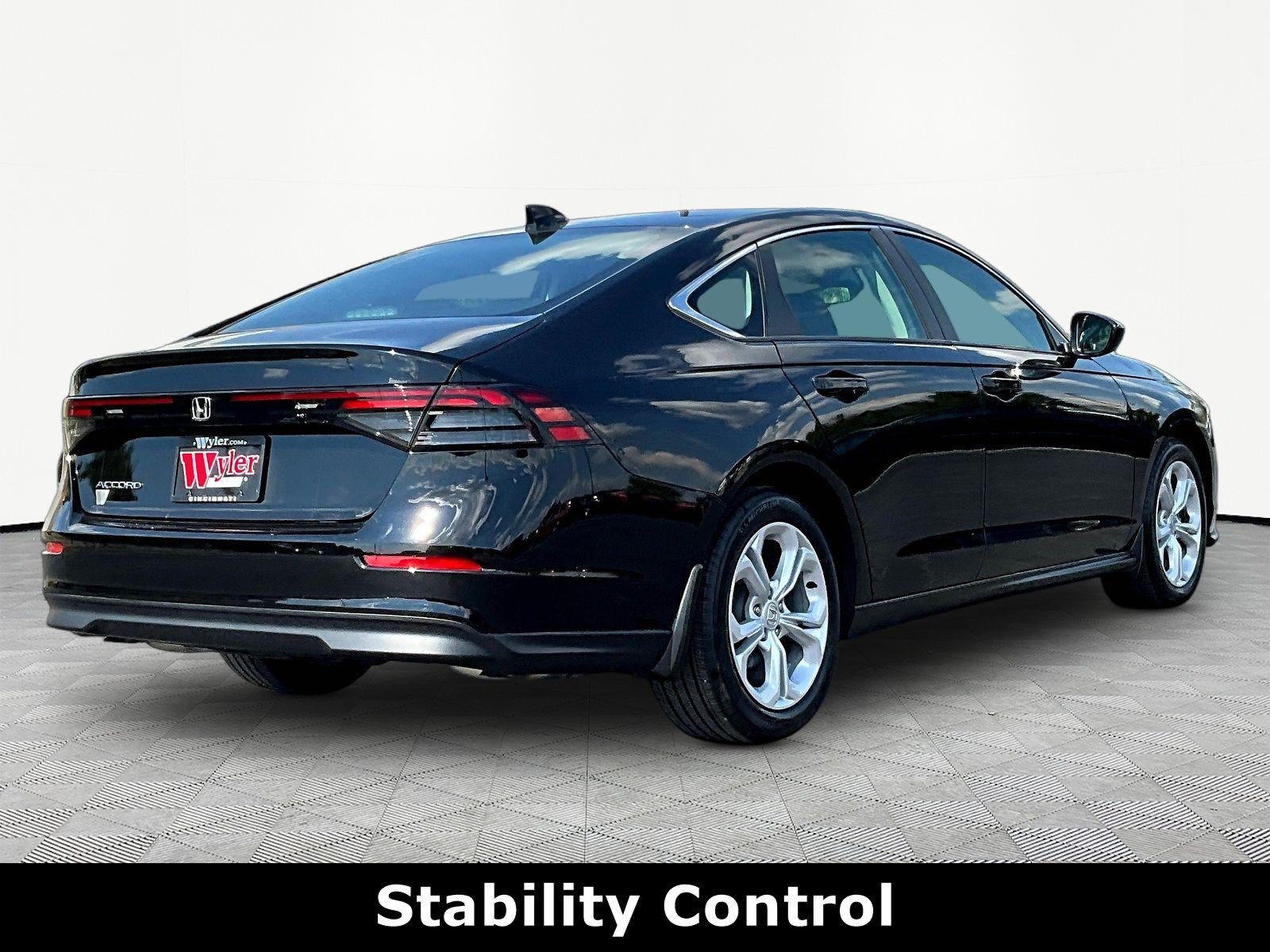 Used 2025 Honda Accord LX image 6