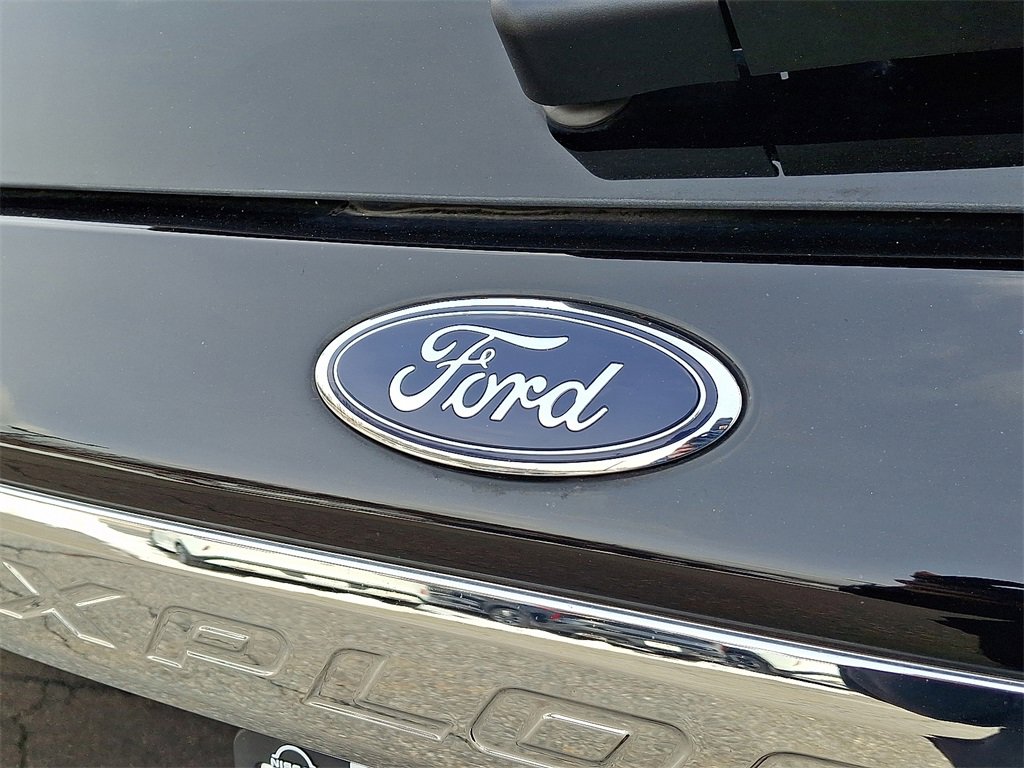 Used 2023 Ford Explorer XLT image 30