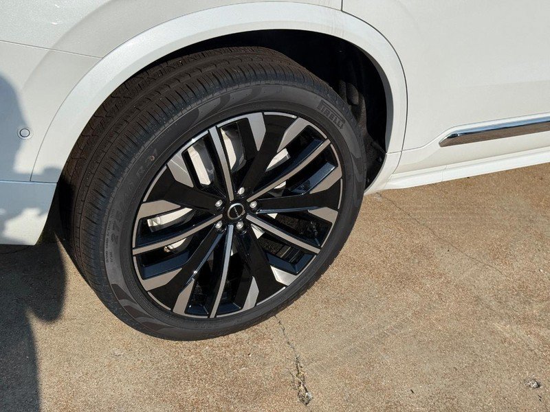 New 2026 Volvo XC90 T8 Plus w/ Protection Package Premier AWD/4WD image 4