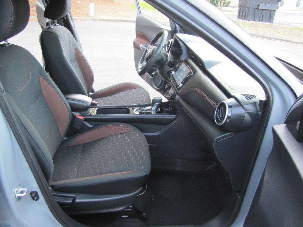 Used 2024 Nissan Kicks SR image 21