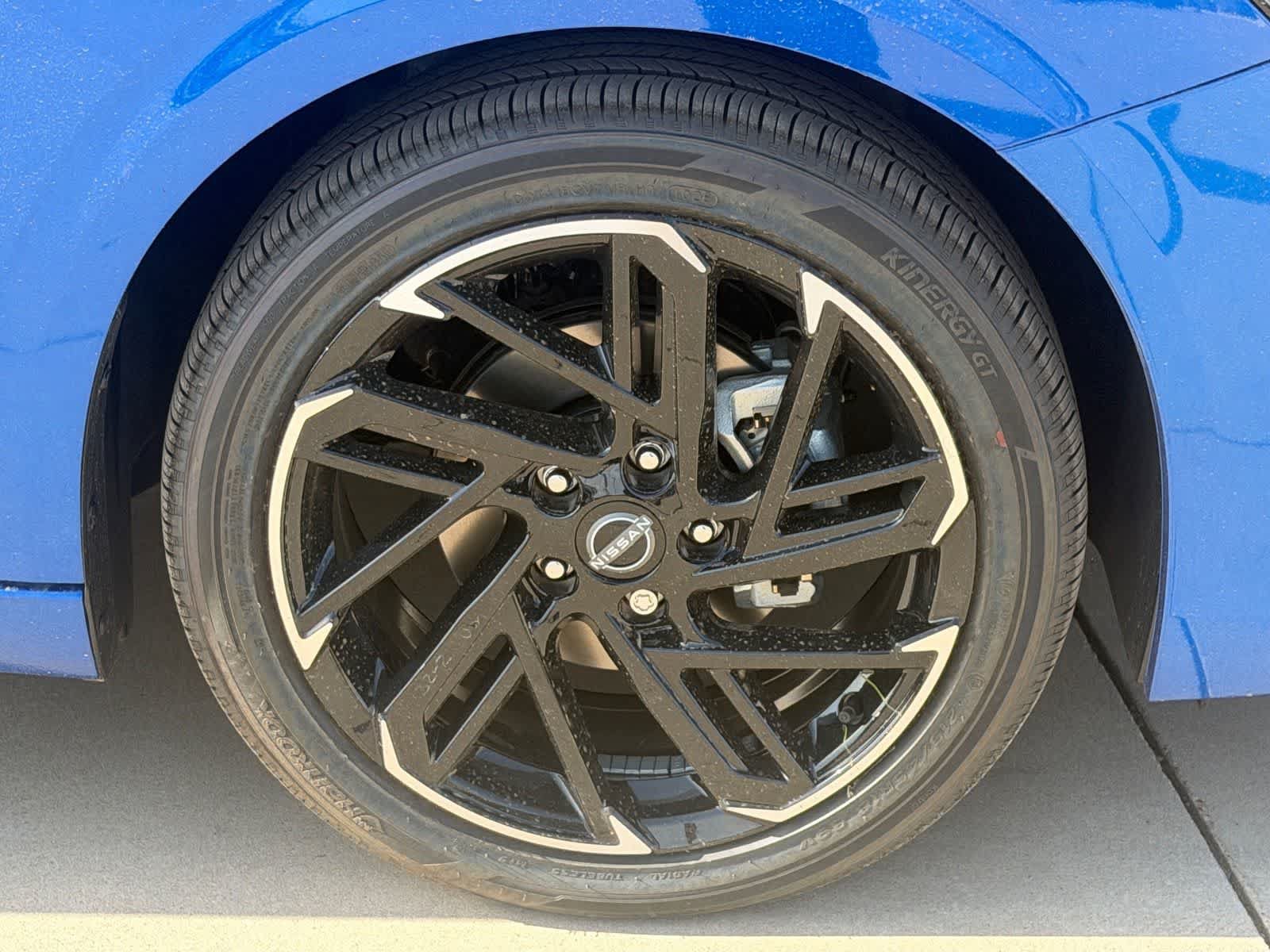 New 2026 Nissan Sentra SR w/ SR Premium Package FWD image 11