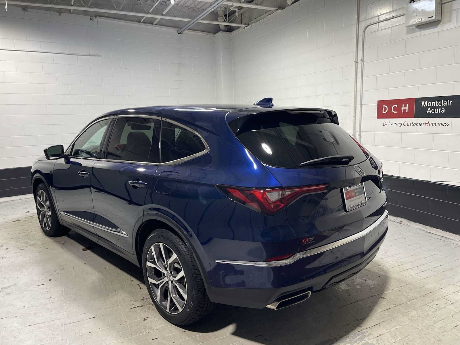 Certified 2024 Acura MDX SH-AWD w/ Technology Package image 4