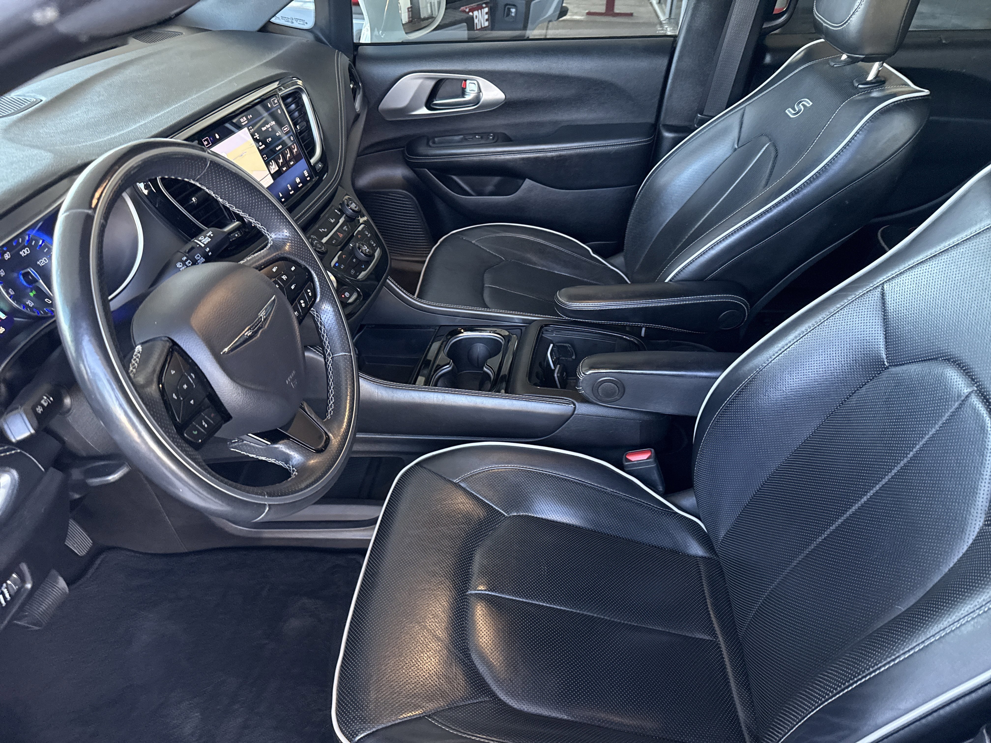 Used 2021 Chrysler Pacifica Limited w/ S Appearance Package image 24