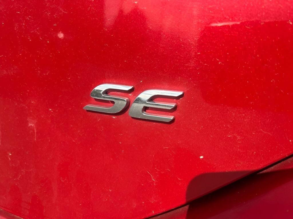 Used 2017 Toyota Corolla SE w/ SE Premium Package FWD image 8