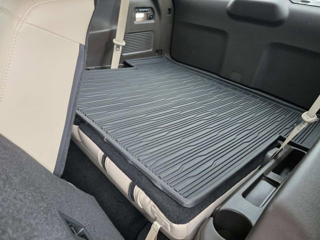 Used 2020 Ford Explorer Platinum w/ Premium Technology Package image 8