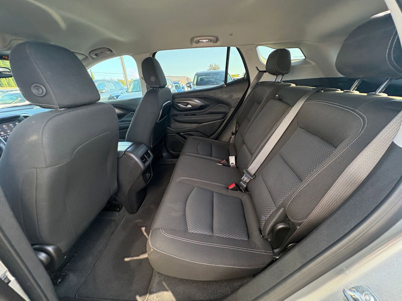 Used 2024 GMC Terrain SLE FWD image 25