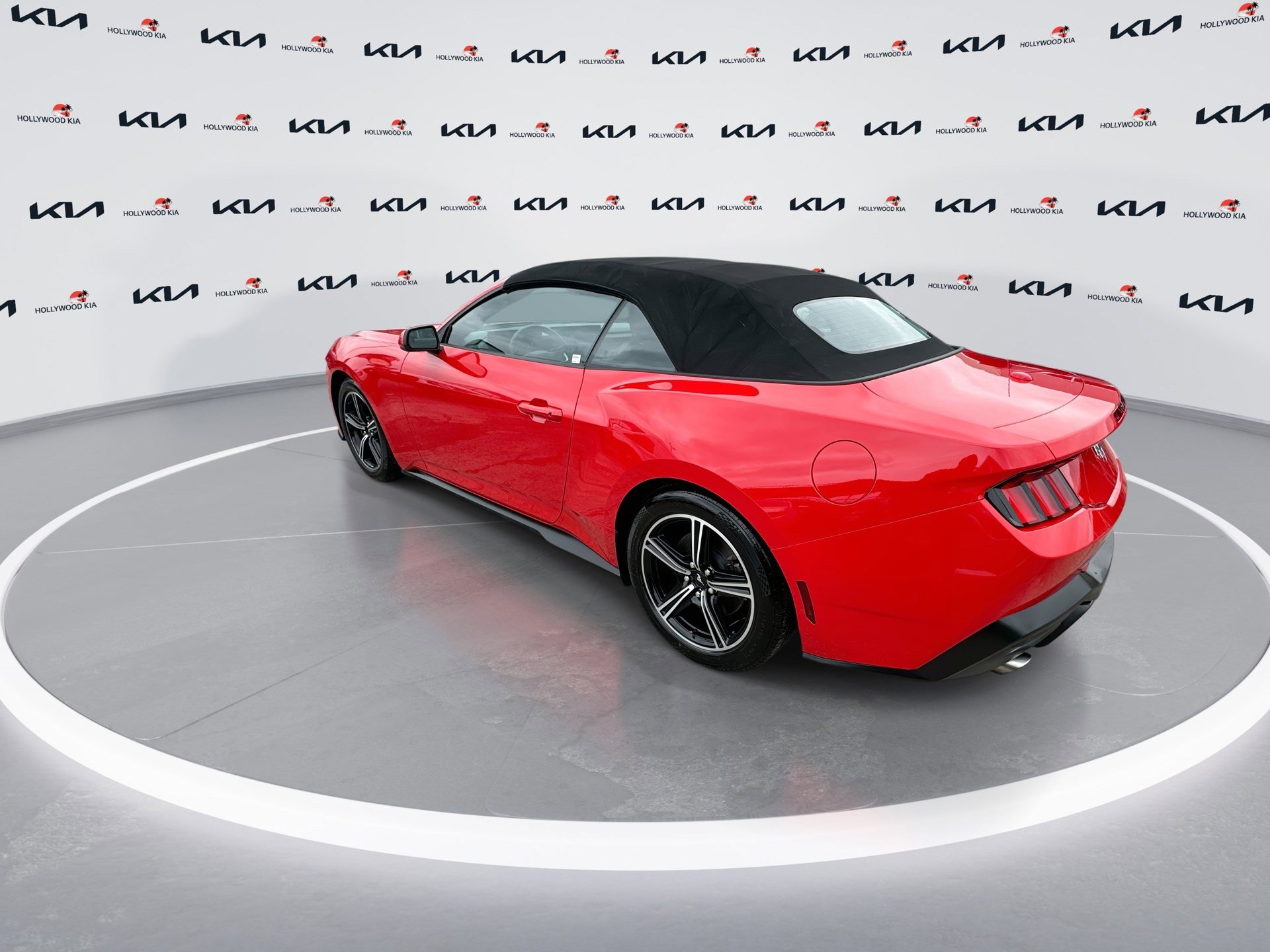 Used 2024 Ford Mustang Convertible image 6