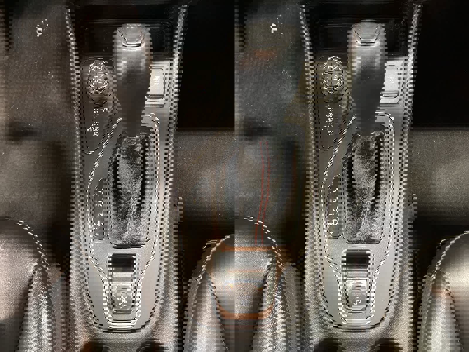 Used 2020 Jeep Cherokee Trailhawk w/ Cold Weather Group image 15