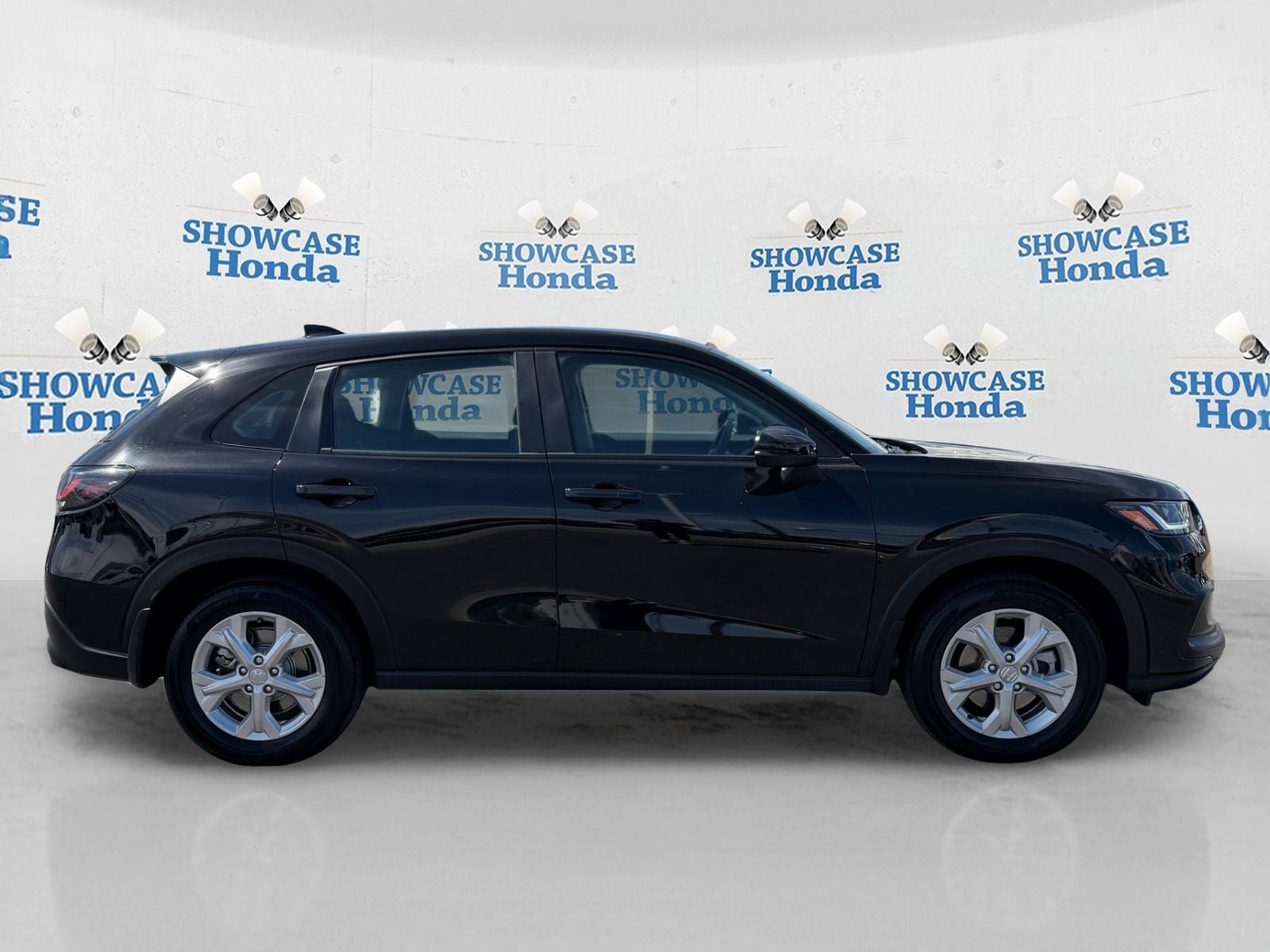 Used 2025 Honda HR-V LX image 8