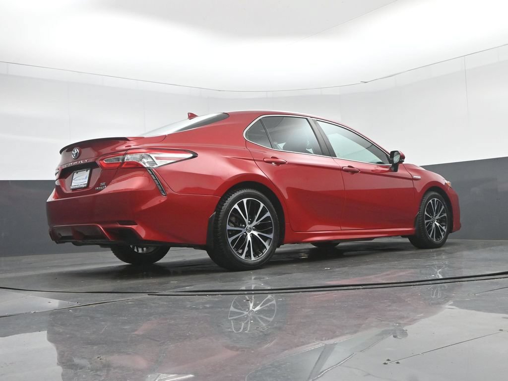 Used 2020 Toyota Camry SE w/ Sunroof Package FWD image 56