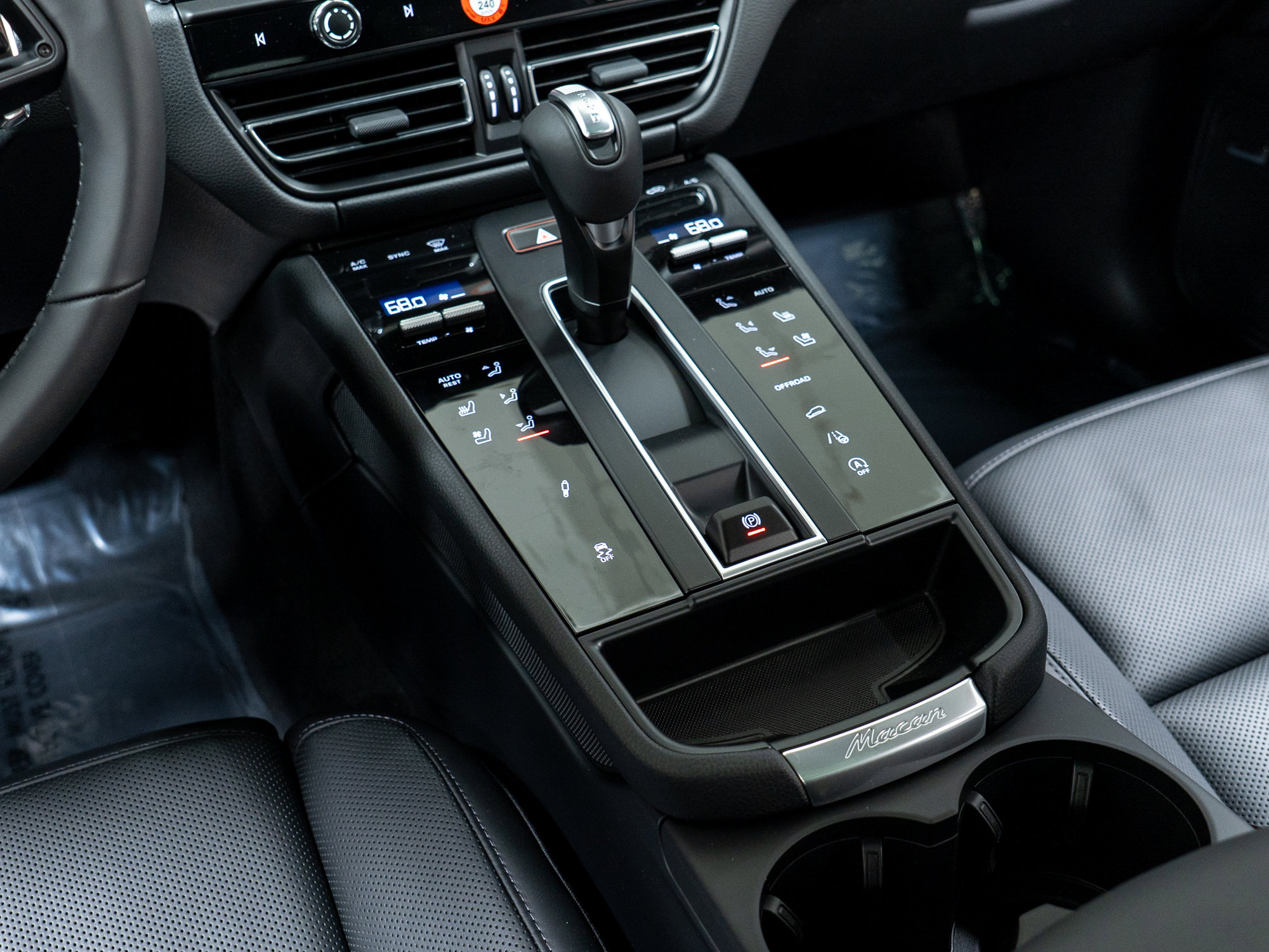 New 2026 Porsche Macan Turbo image 24