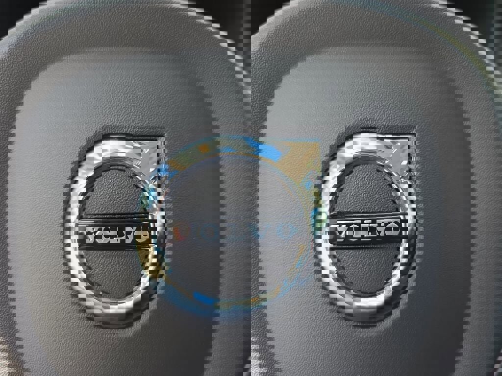 Certified 2022 Volvo V60 T5 Cross Country w/ Climate Package image 27