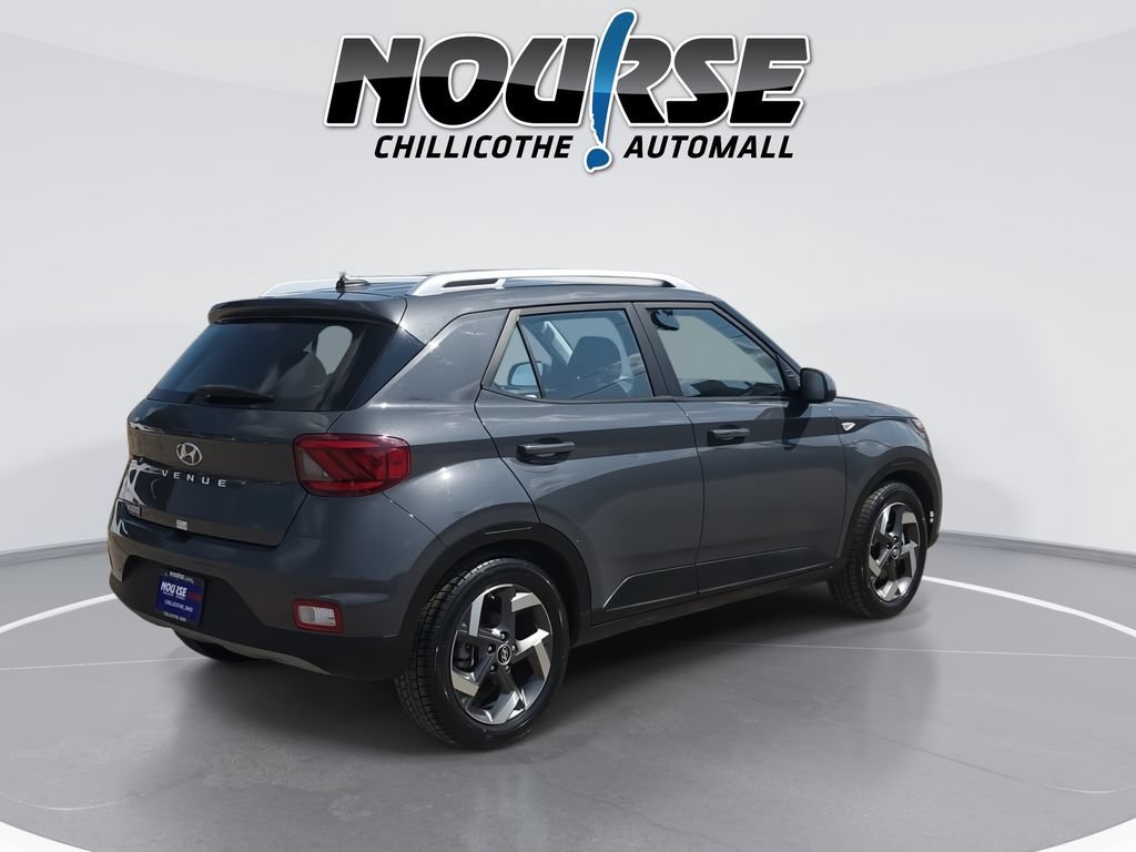 Used 2024 Hyundai Venue SEL FWD image 8