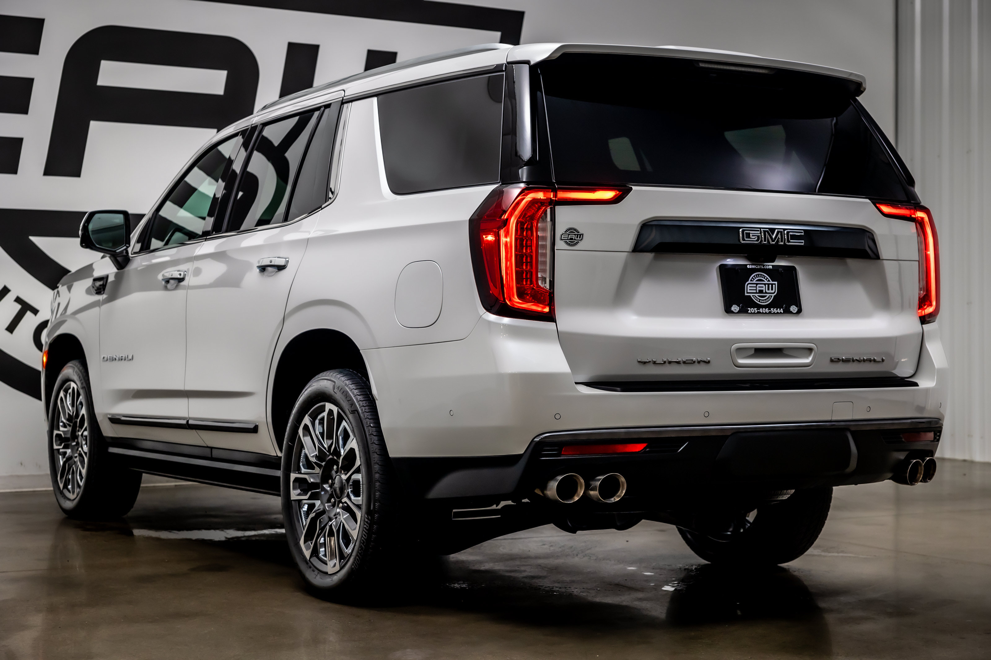 Used 2023 GMC Yukon Denali Ultimate AWD/4WD image 31