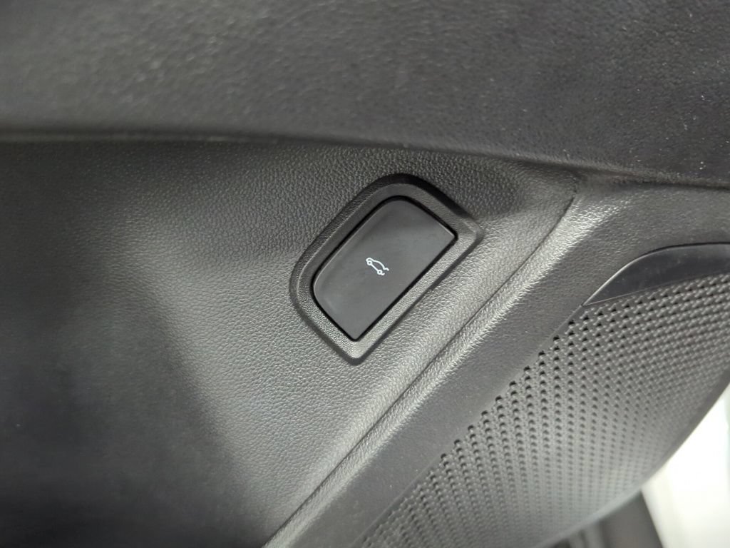 Used 2024 Chevrolet Blazer EV LT AWD/4WD image 11