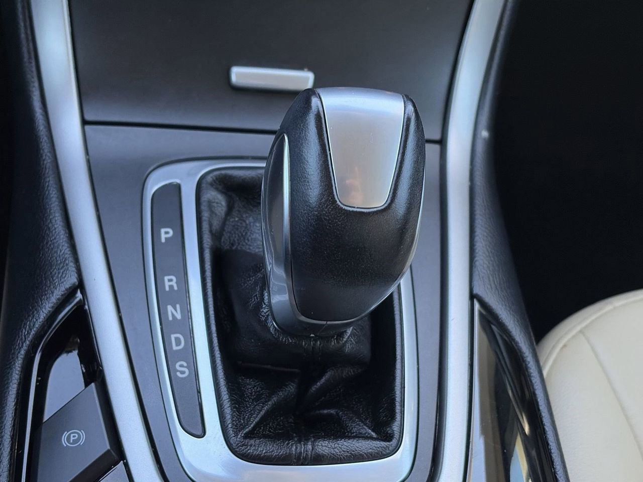 Used 2018 Ford Edge SEL w/ Equipment Group 201A image 27