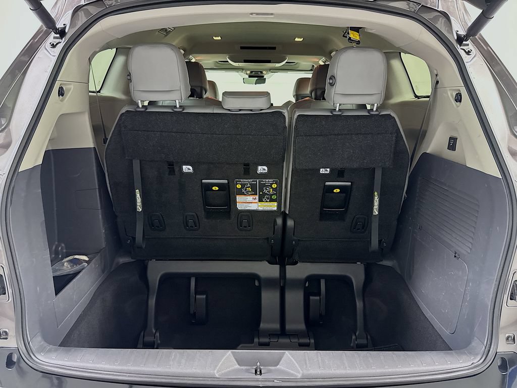Used 2024 Toyota Sienna Limited AWD/4WD image 28