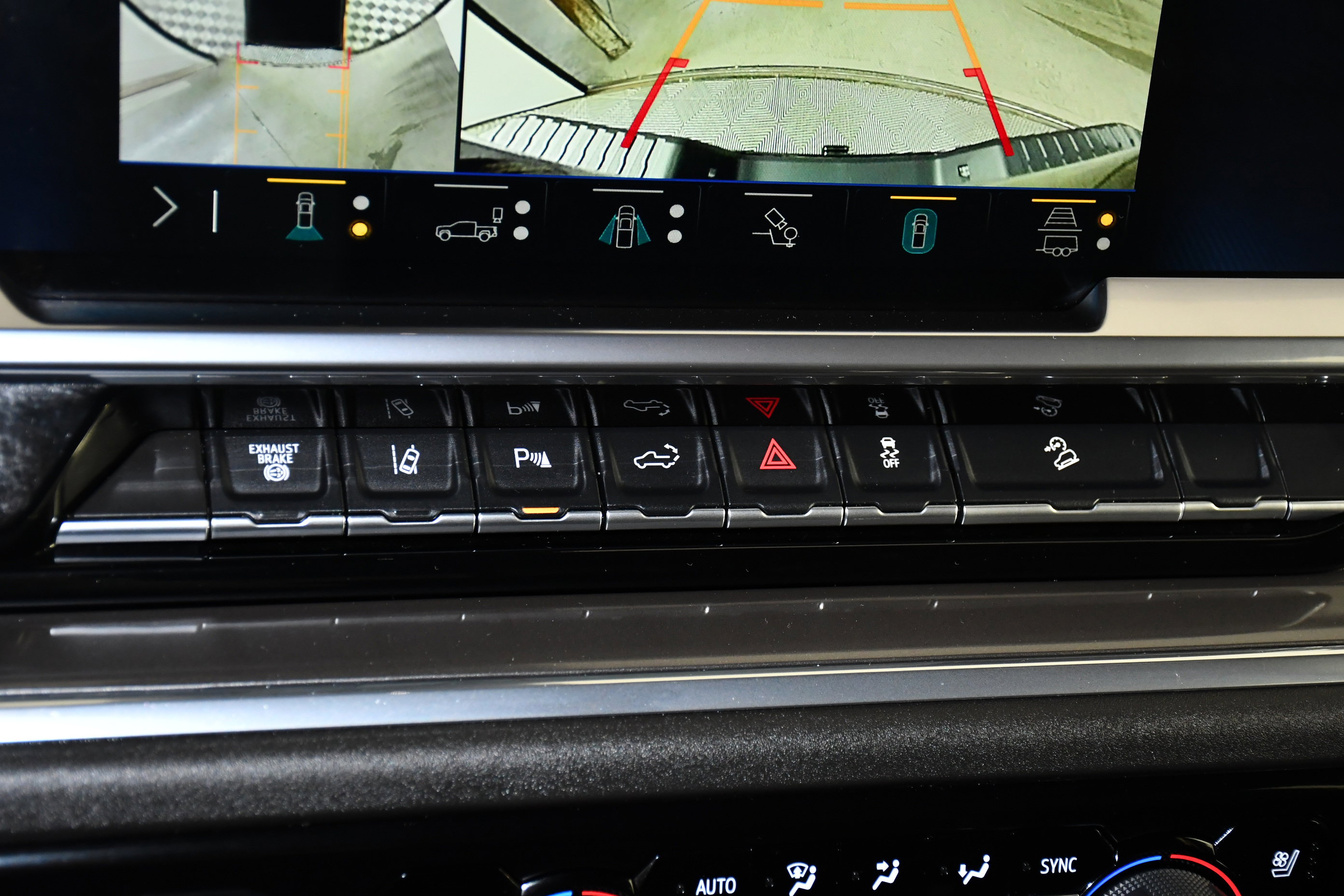Used 2024 Chevrolet Silverado 3500 High Country w/ High Country Premium Package AWD/4WD image 33
