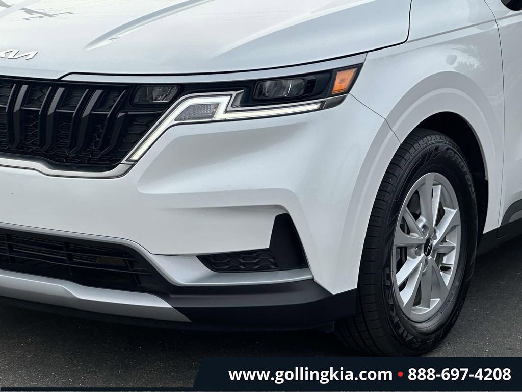 Used 2023 Kia Carnival LX image 6