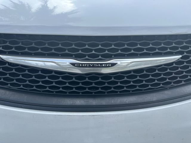 Used 2023 Chrysler Voyager LX FWD image 10