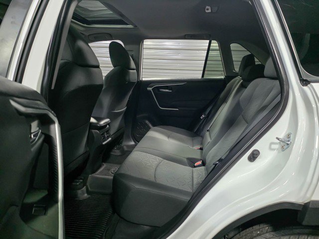 Used 2020 Toyota RAV4 XLE w/ Convenience Package AWD/4WD image 16