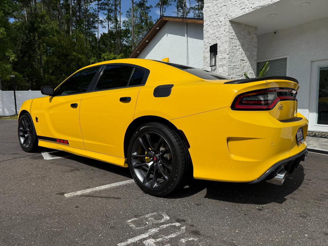 Used 2017 Dodge Charger R/T image 3