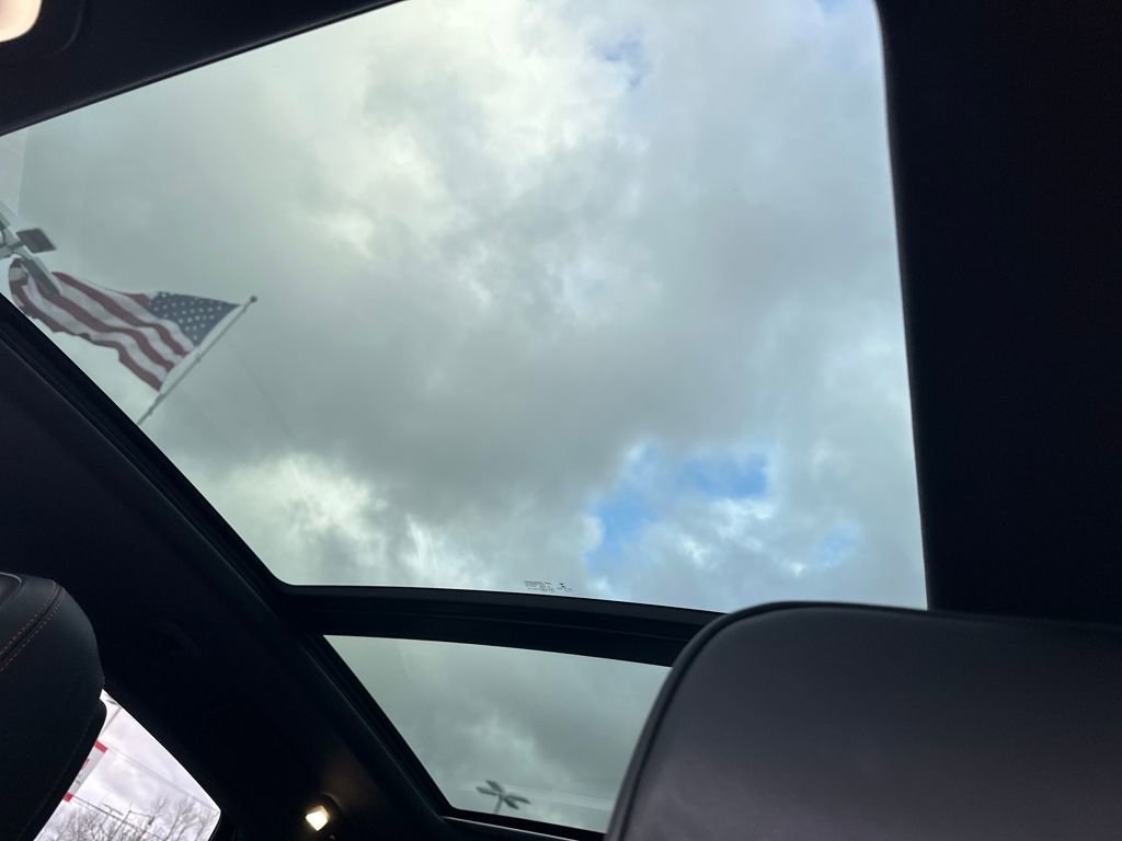 Used 2022 Porsche Macan S image 24