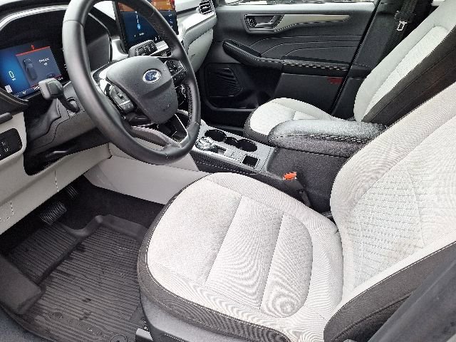 Used 2024 Ford Escape Active w/ Tech Pack #1 AWD/4WD image 11
