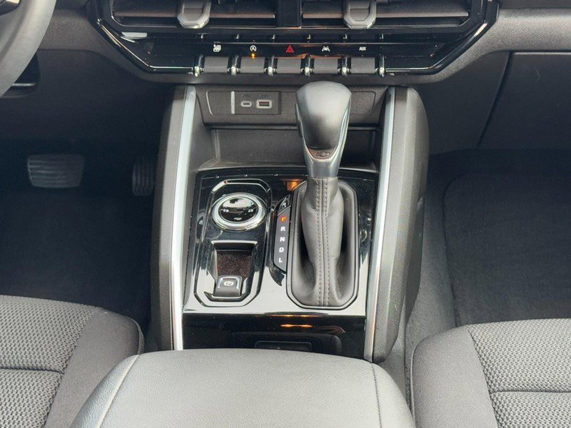 Used 2024 Chevrolet Colorado LT image 14