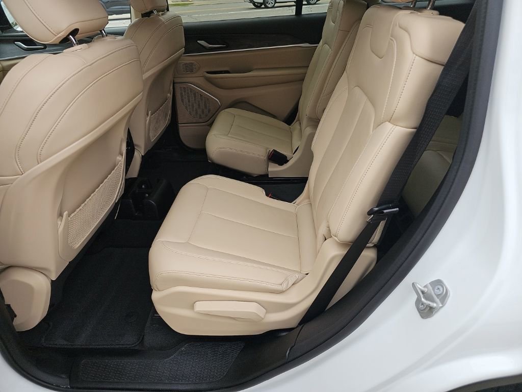 Certified 2021 Jeep Grand Cherokee L Limited AWD/4WD image 15